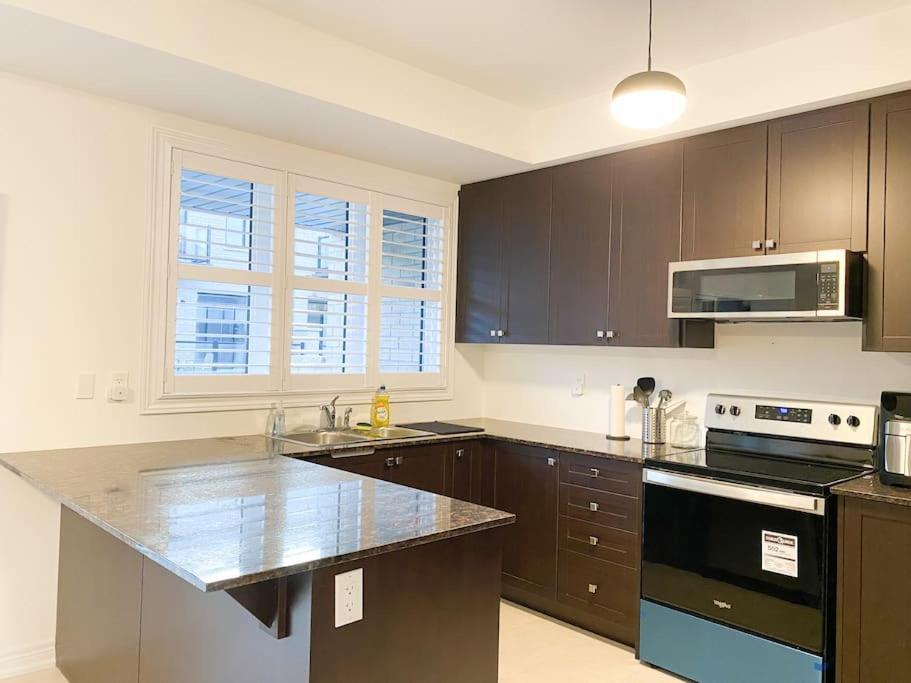 وايتباي Elegant Rooms In Shared Townhouse Next To Beach المظهر الخارجي الصورة