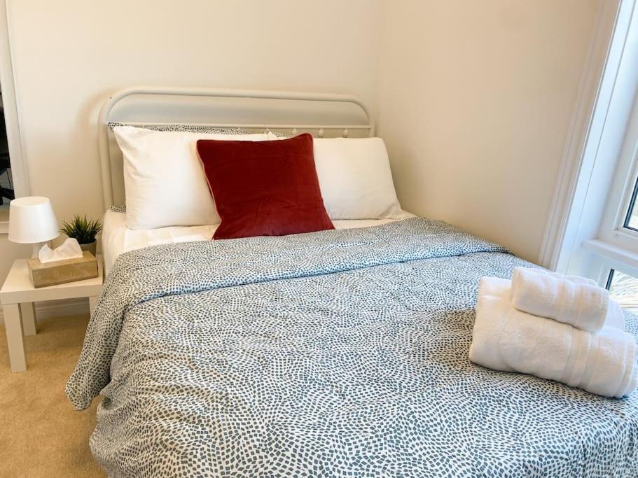وايتباي Elegant Rooms In Shared Townhouse Next To Beach المظهر الخارجي الصورة
